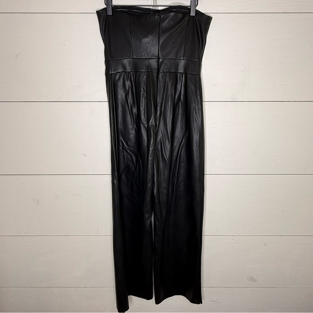 Banana Republic • Strapless Black Vegan Faux Leather Wide-Leg Jumpsuit Size 6 - Picture 7 of 7